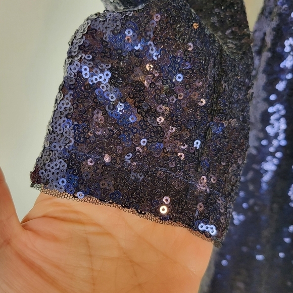 NWT DKNY Long Sleeve Side-Ruched Sequin Gown in Navy Size 6 - Picture 10 of 16